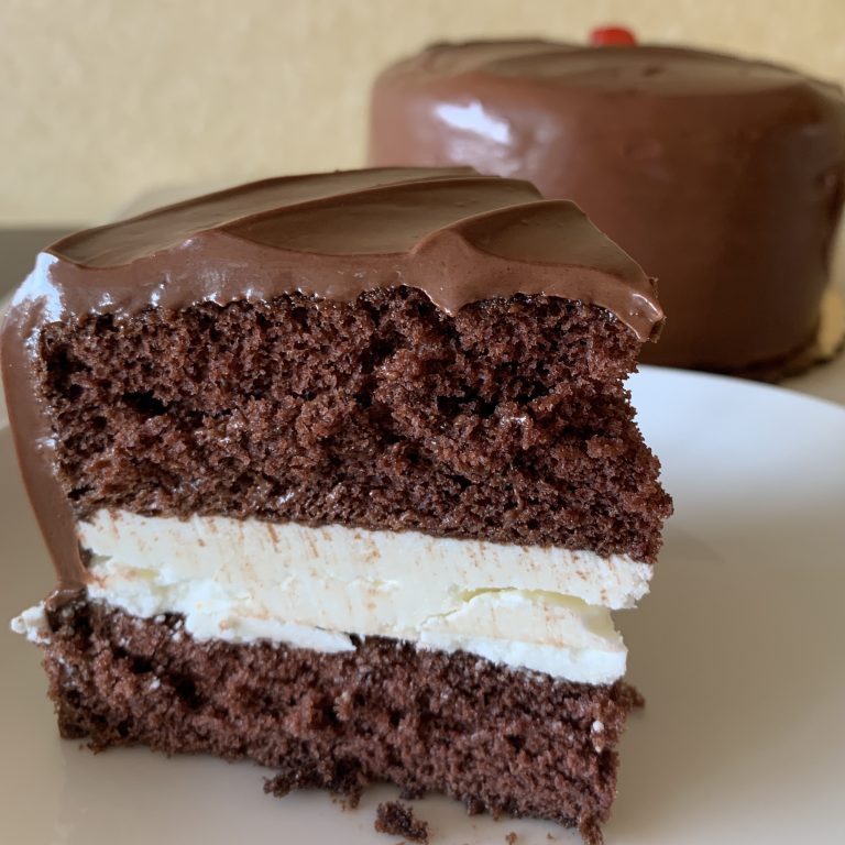 DF Fudge Layer Cake Slice Devil's Food with Fudge Layer Cake 2021